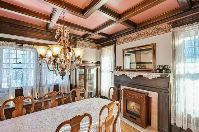 $899,000 | 540 Storle Avenue, Burlington, WI 53105