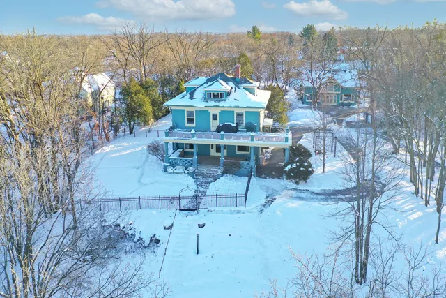 $899,000 | 540 Storle Avenue, Burlington, WI 53105