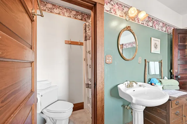 $899,000 | 540 Storle Avenue, Burlington, WI 53105