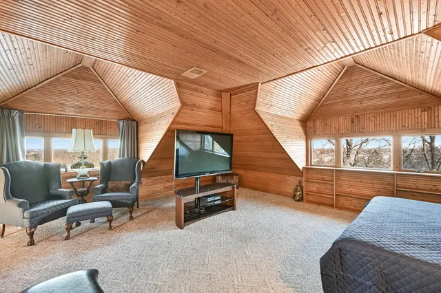 $899,000 | 540 Storle Avenue, Burlington, WI 53105