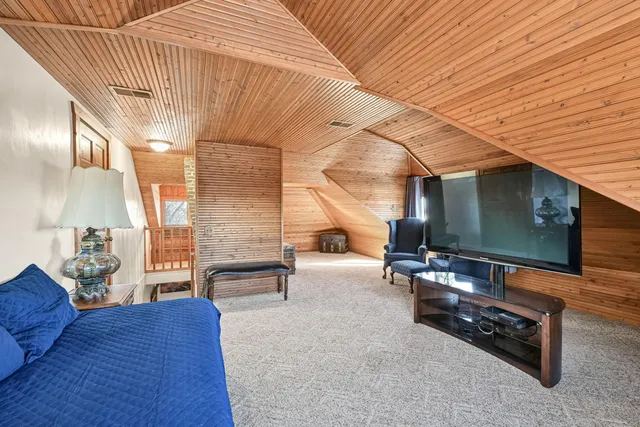 $899,000 | 540 Storle Avenue, Burlington, WI 53105