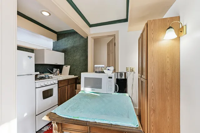 $899,000 | 540 Storle Avenue, Burlington, WI 53105