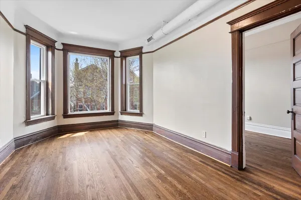 $3,800 | 3751 North Clifton Avenue, Unit 3, Chicago, IL 60613