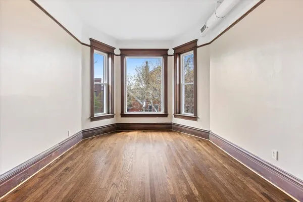 $3,800 | 3751 North Clifton Avenue, Unit 3, Chicago, IL 60613