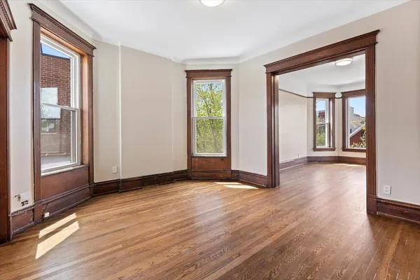 $3,800 | 3751 North Clifton Avenue, Unit 3, Chicago, IL 60613