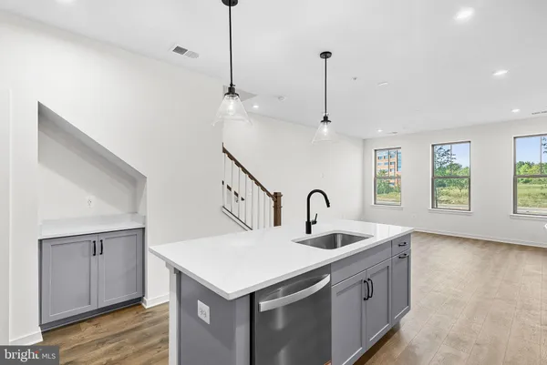 $599,999 | 19714 Misty Moss Square, Ashburn, VA 20147