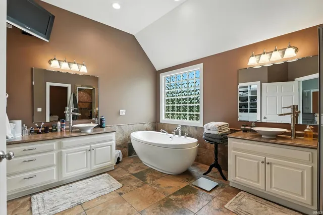 $1,349,900 | 17325 Highway 1, Spencerville, IN 46788