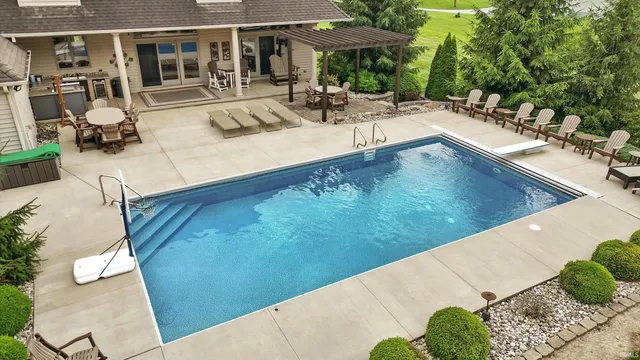 $1,349,900 | 17325 Highway 1, Spencerville, IN 46788