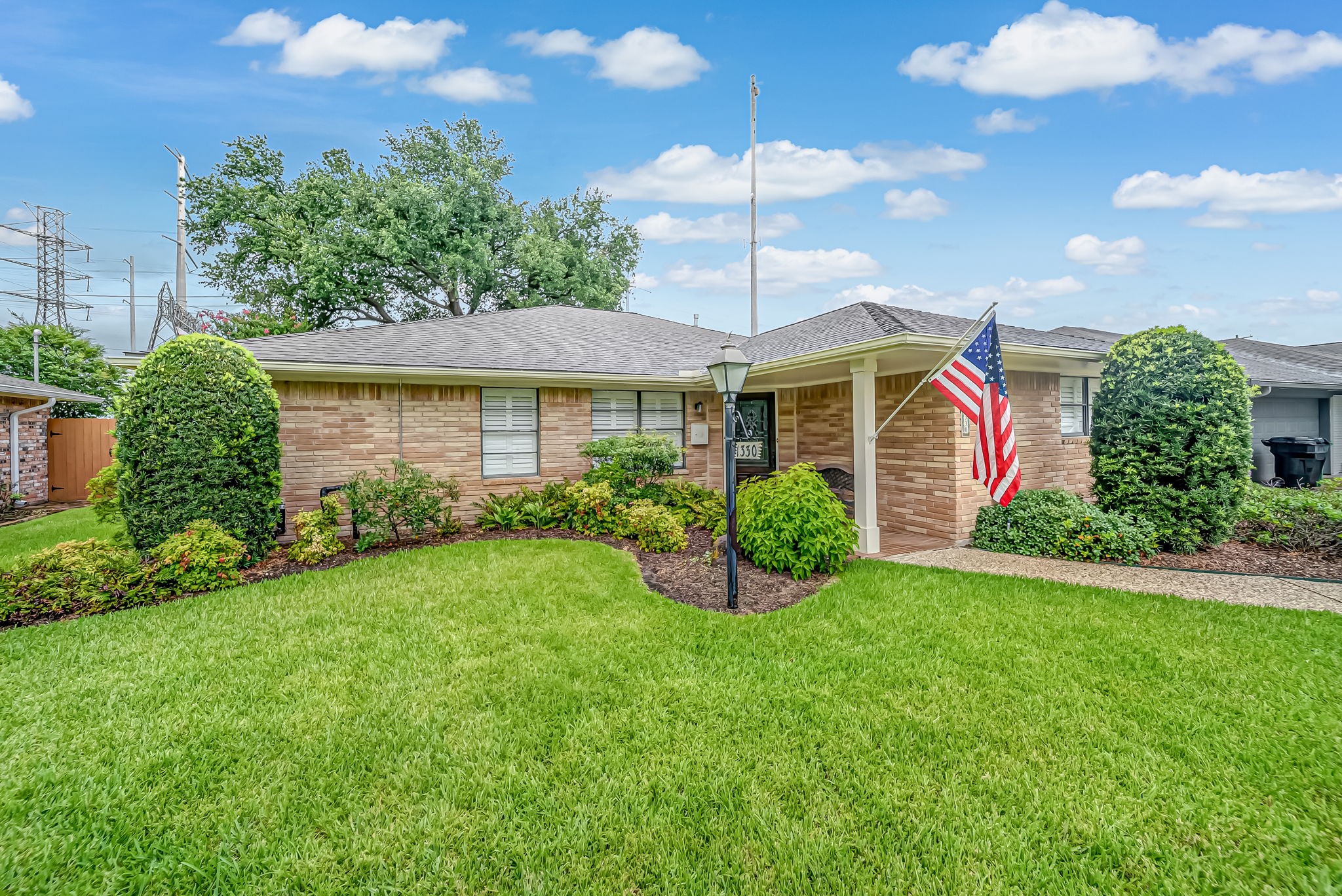 1330 Foxwood Road Houston, TX 77008 - Photo 1 of 30