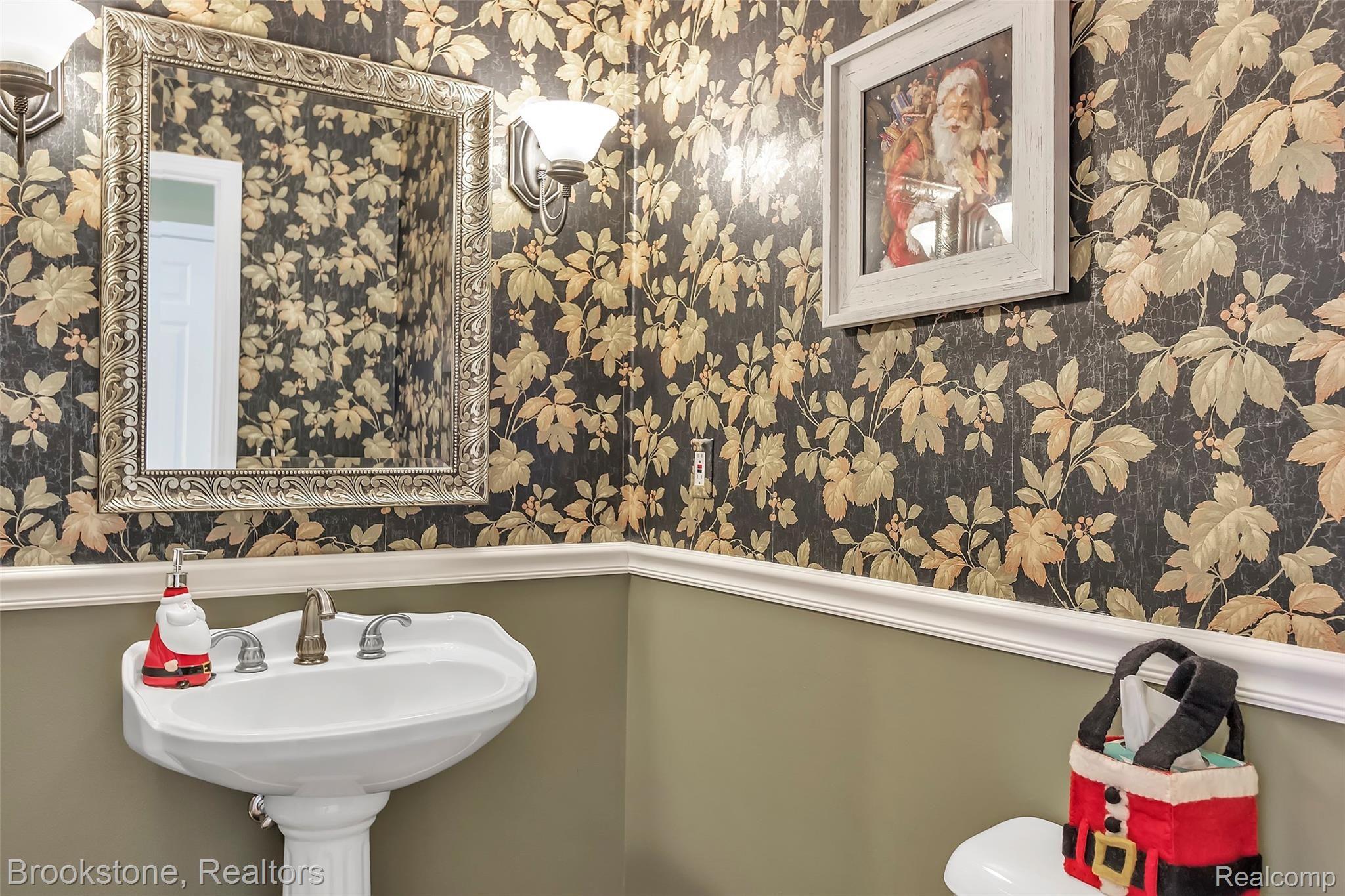 4110 Ridge Side Drive Rochester, MI 48306 - Photo 30 of 51 4110-Ridge-Side-Dr-Rochester-MI-44.jpg