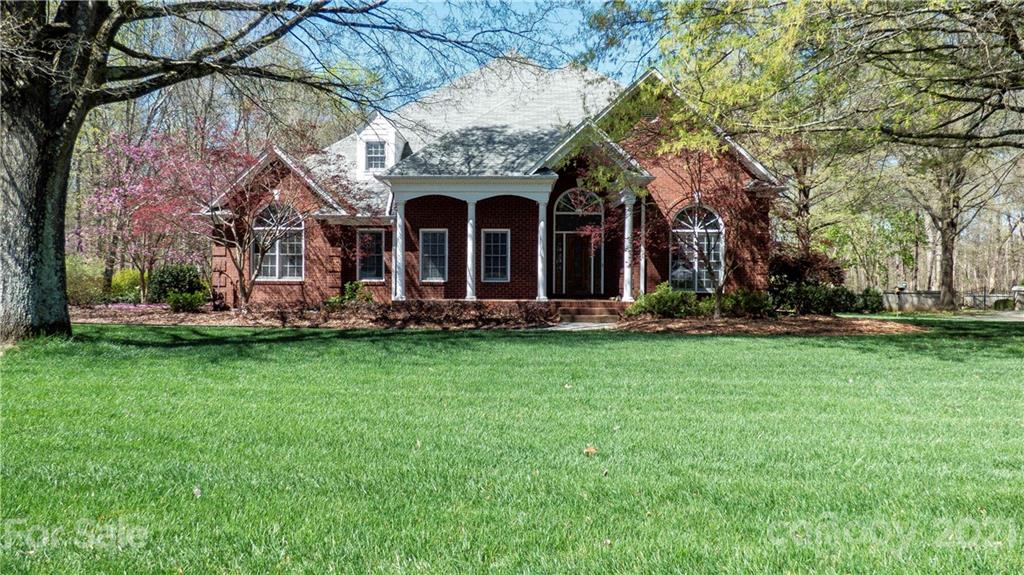 8401 Getalong Road Charlotte, NC 28213 - Photo 1 of 48 Gallery Image 1
