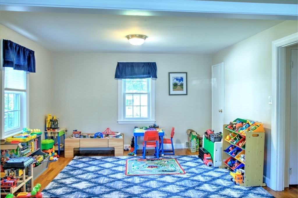 28 Walnut Road Chelmsford, MA 01824 - Photo 5 of 22