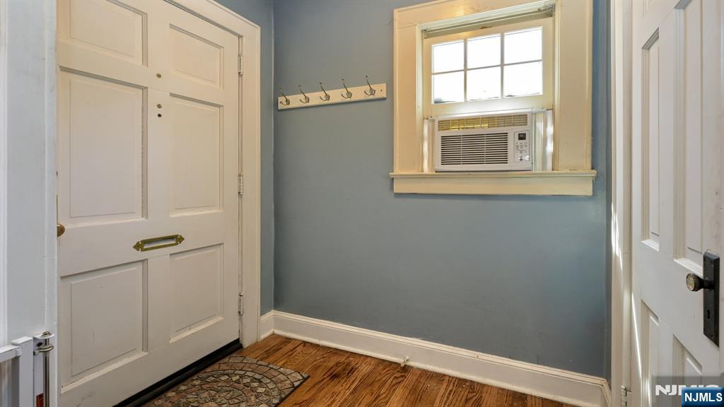 178 Jackson Avenue Rutherford, NJ 07070 - Photo 4 of 29