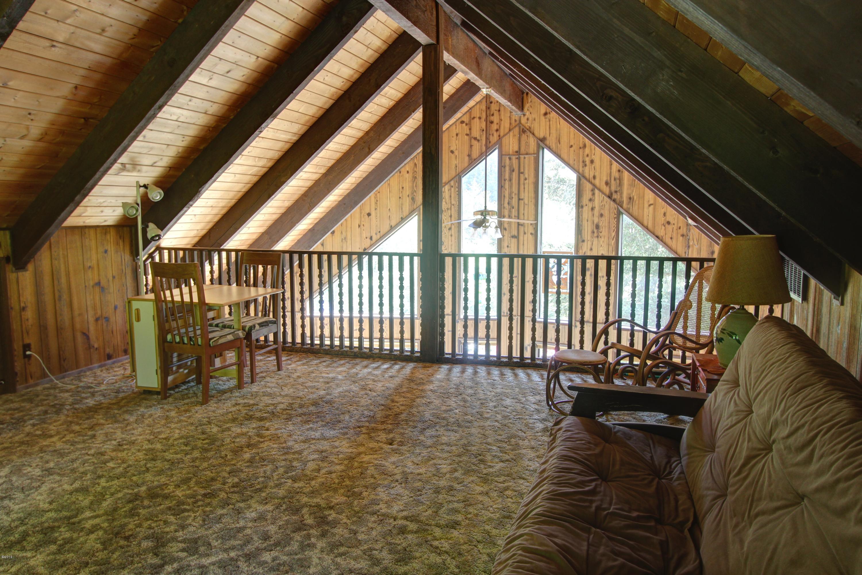1127 Olalla Road Toledo, OR 97391 - Photo 13 of 26 Loft