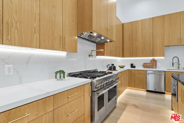 $21,000 | 4535 Haskell Avenue, Encino, CA 91436