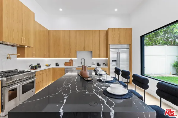 $21,000 | 4535 Haskell Avenue, Encino, CA 91436