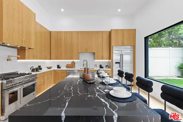 $25,000 | 4535 Haskell Avenue, Encino, CA 91436