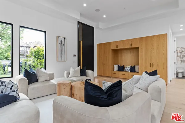 $21,000 | 4535 Haskell Avenue, Encino, CA 91436