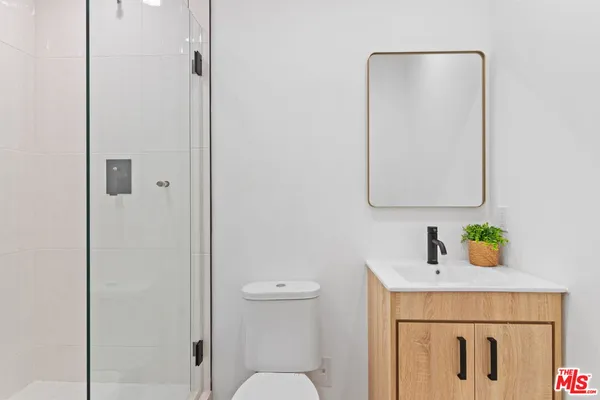 $21,000 | 4535 Haskell Avenue, Encino, CA 91436