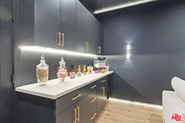 $21,000 | 4535 Haskell Avenue, Encino, CA 91436