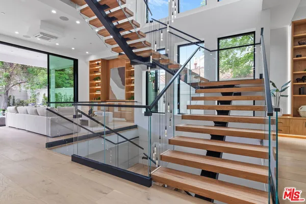 $21,000 | 4535 Haskell Avenue, Encino, CA 91436