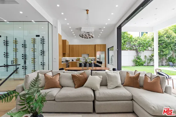 $21,000 | 4535 Haskell Avenue, Encino, CA 91436