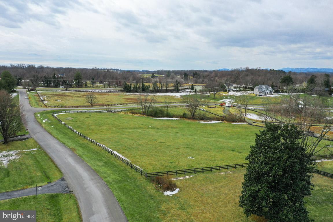23443 Dover Road Middleburg, VA 20117 - Photo 3 of 7 Gallery Image 3