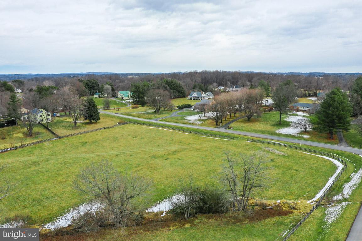 23443 Dover Road Middleburg, VA 20117 - Photo 4 of 7 Gallery Image 4