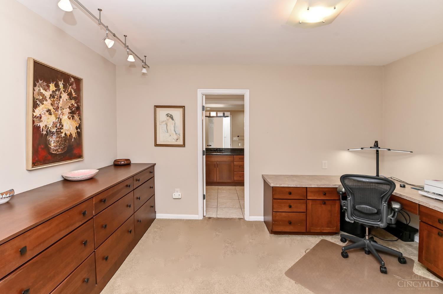 2444 Madison Road, Unit 507 Cincinnati, OH 45208 - Photo 31 of 44