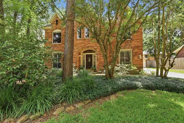 $569,000 | 27 North Duskwood Place, The Woodlands, TX 77381