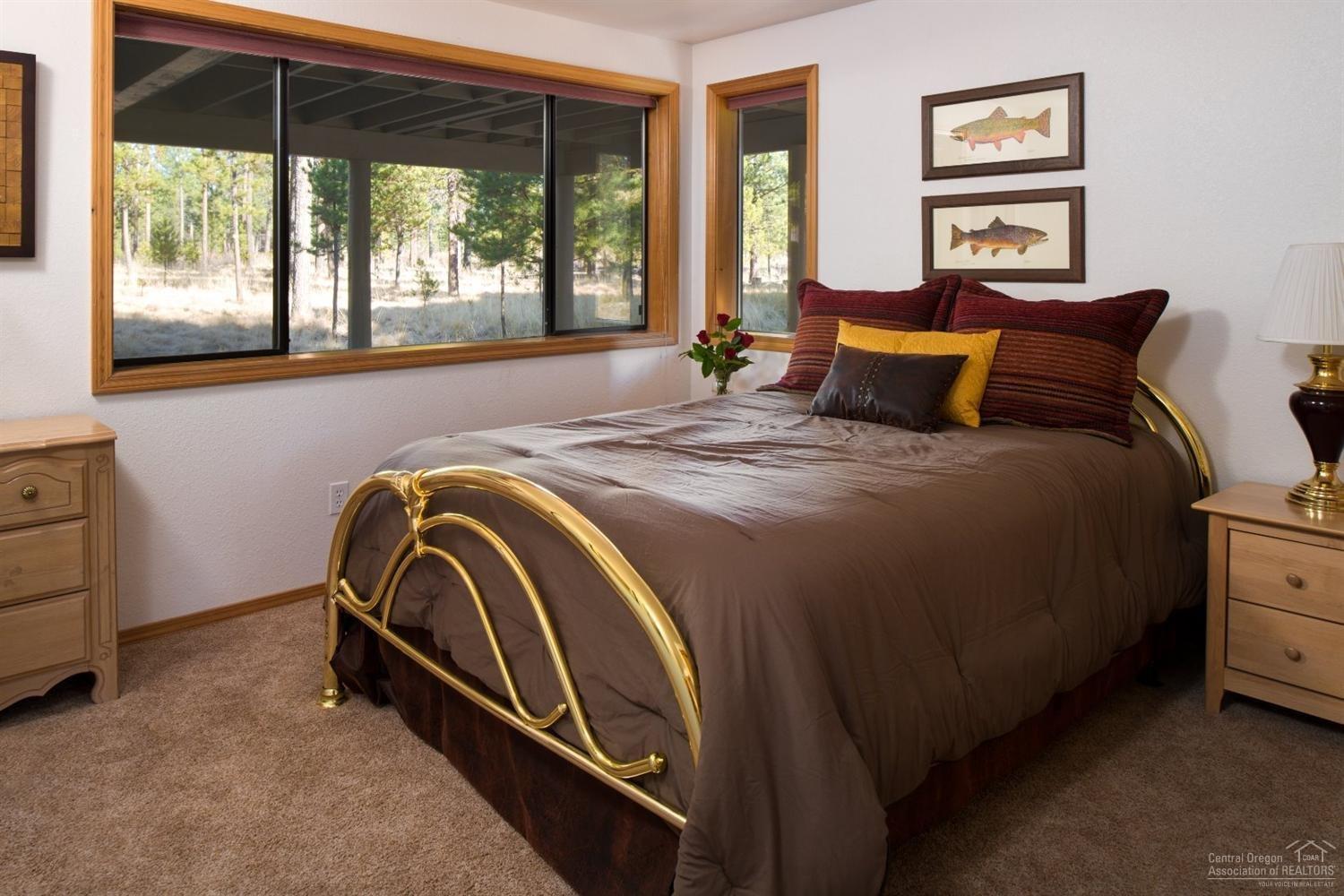 4 Bittern Lane Sunriver, OR 97707 - Photo 16 of 20 Guests enjoy this private suite that ove
