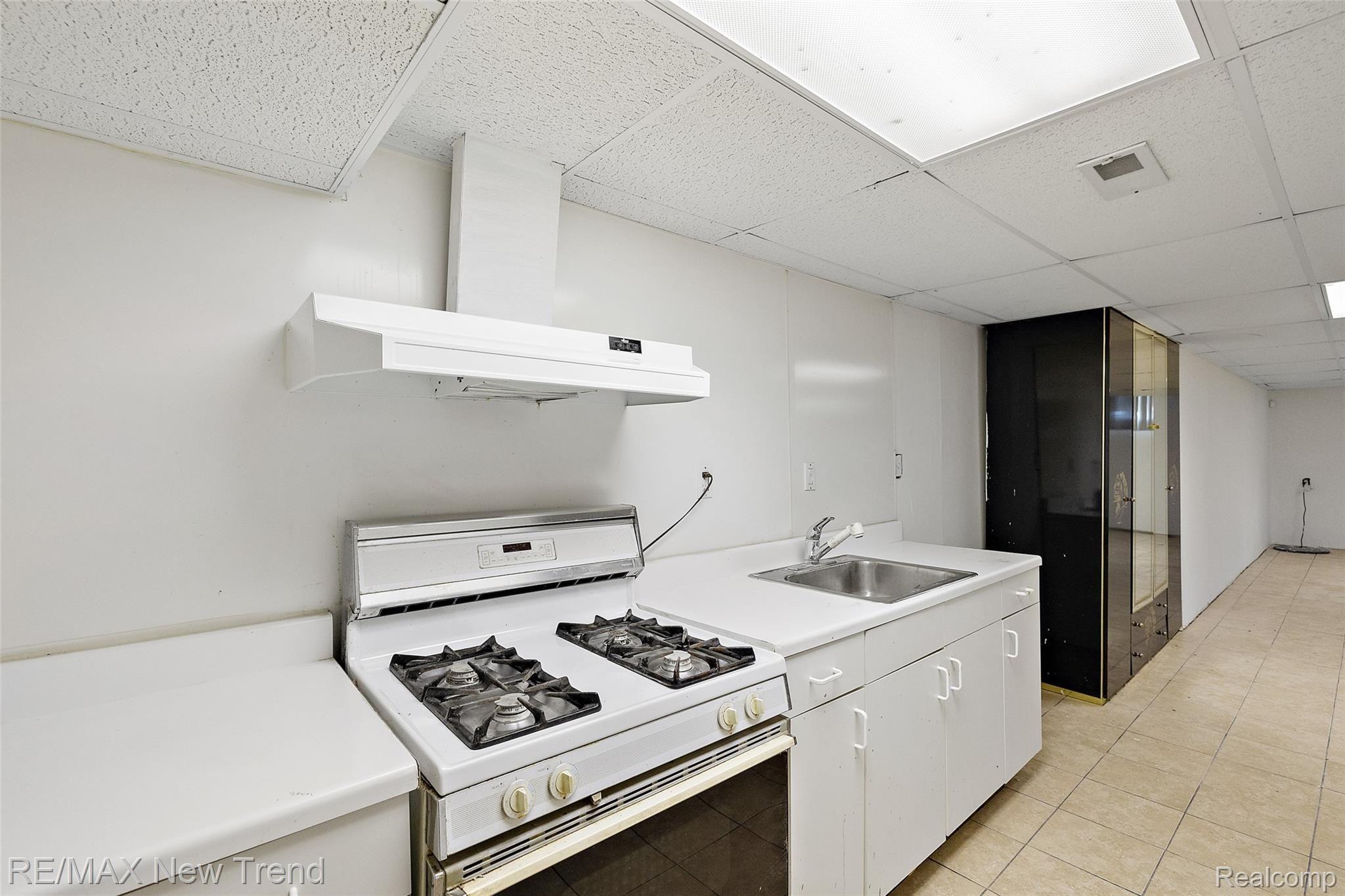 4797 Rambling Drive Troy, MI 48098 - Photo 51 of 59 4797 Rambling Dr-65.jpg
