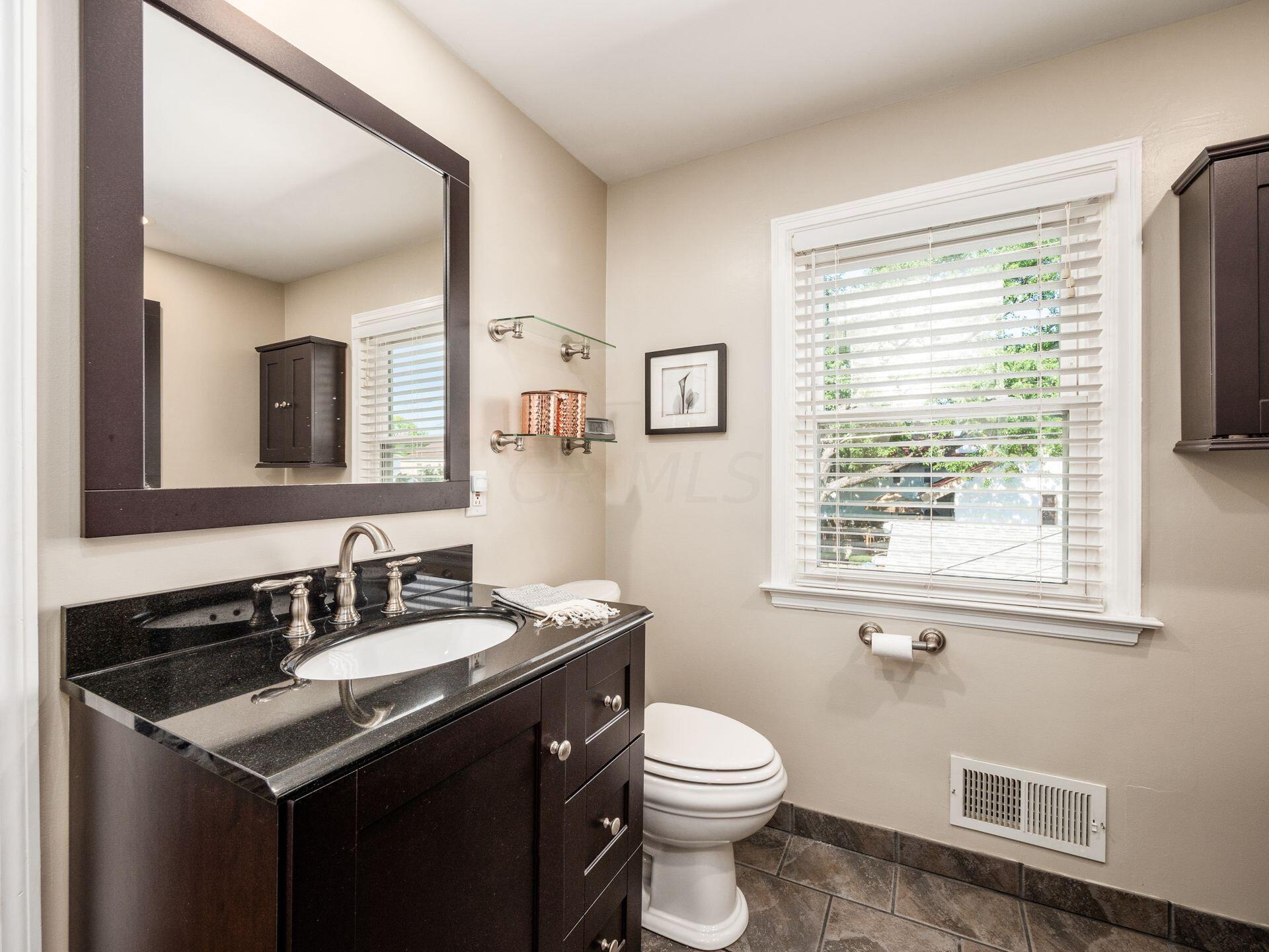 2801 Welsford Road Columbus, OH 43221 - Photo 34 of 47 035_bdd86_A 2801 Welsford 082