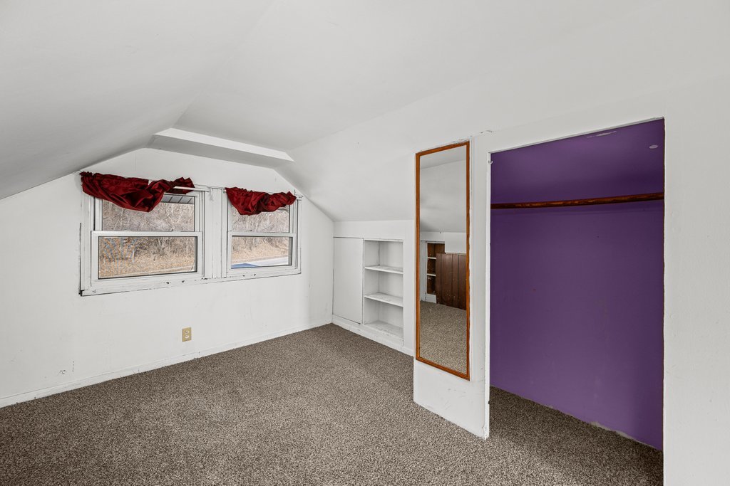 2025 South Bluff Boulevard Clinton, IA 52732 - Photo 15 of 20