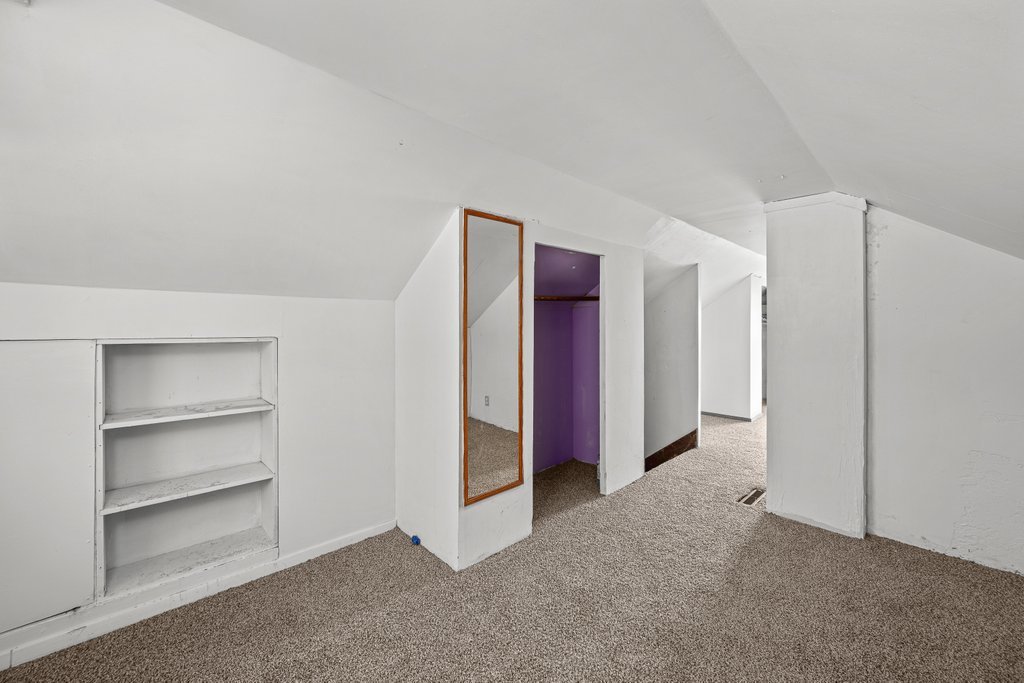 2025 South Bluff Boulevard Clinton, IA 52732 - Photo 16 of 20