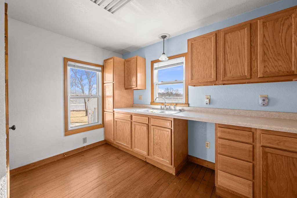 2025 South Bluff Boulevard Clinton, IA 52732 - Photo 6 of 20