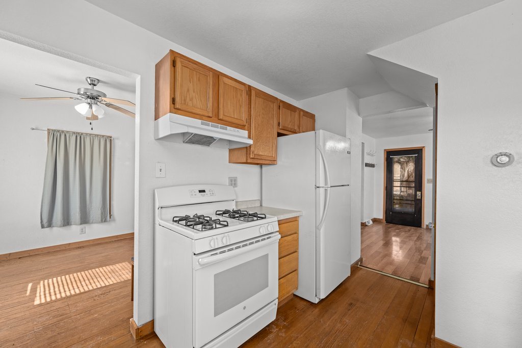 2025 South Bluff Boulevard Clinton, IA 52732 - Photo 8 of 20