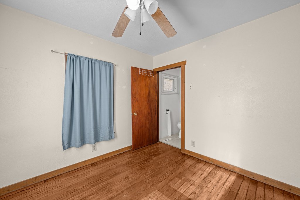 2025 South Bluff Boulevard Clinton, IA 52732 - Photo 10 of 20