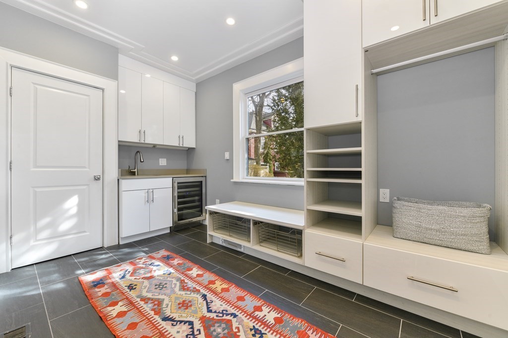 69 Coolidge Street Brookline, MA 02446 - Photo 5 of 28