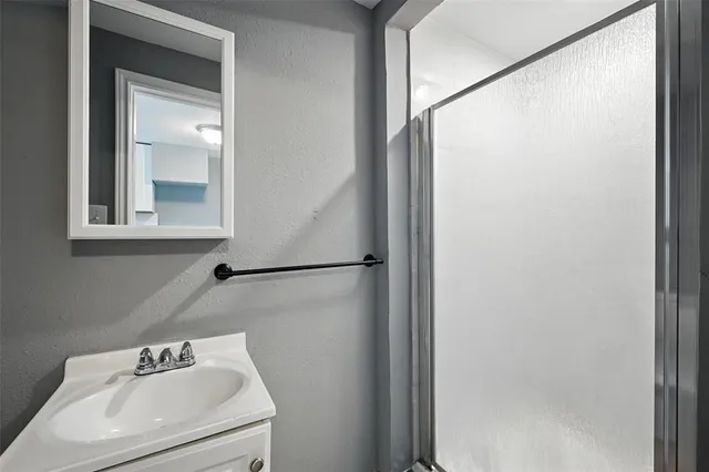 $1,275 | 1927 South Fannin Avenue, Denison, TX 75020