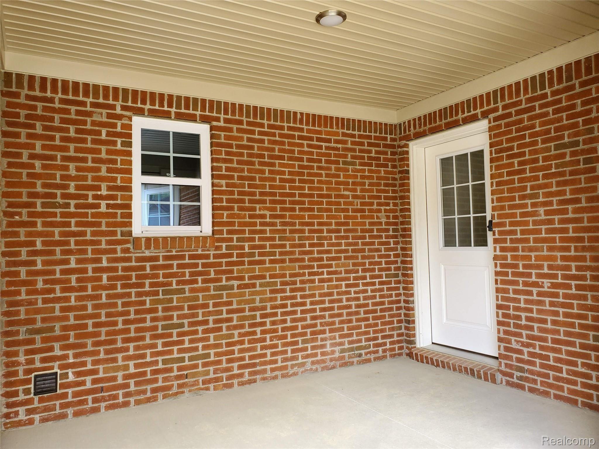 1927 Genoa Circle, Unit 90 Howell, MI 48843 - Photo 2 of 10 20190618_125035.jpg