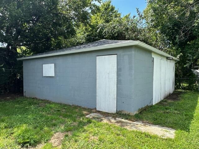 977 Hilock Road Columbus, OH 43207 - Photo 7 of 22 IMG_6407