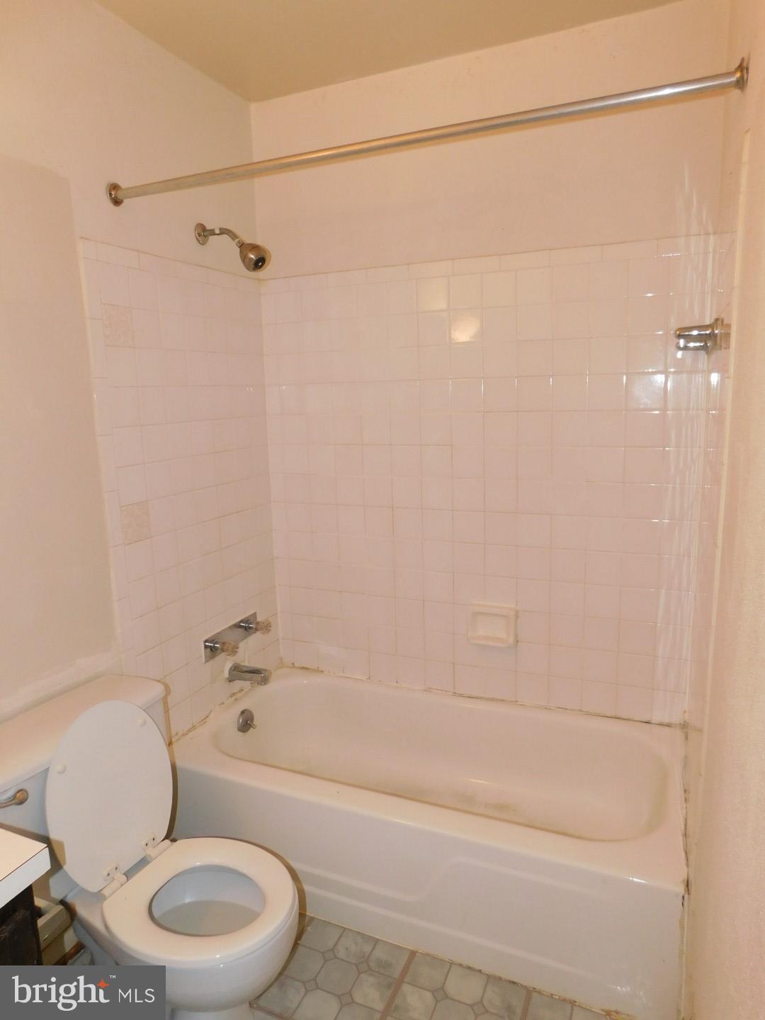 11446 Laurelwalk Drive, Unit 100 Laurel, MD 20708 - Photo 3 of 13