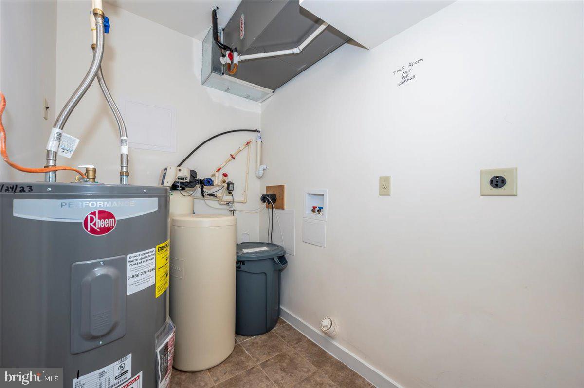 2723 Old Washington Road, Unit B Westminster, MD 21157 - Photo 25 of 37 a utility room with dryer and washer