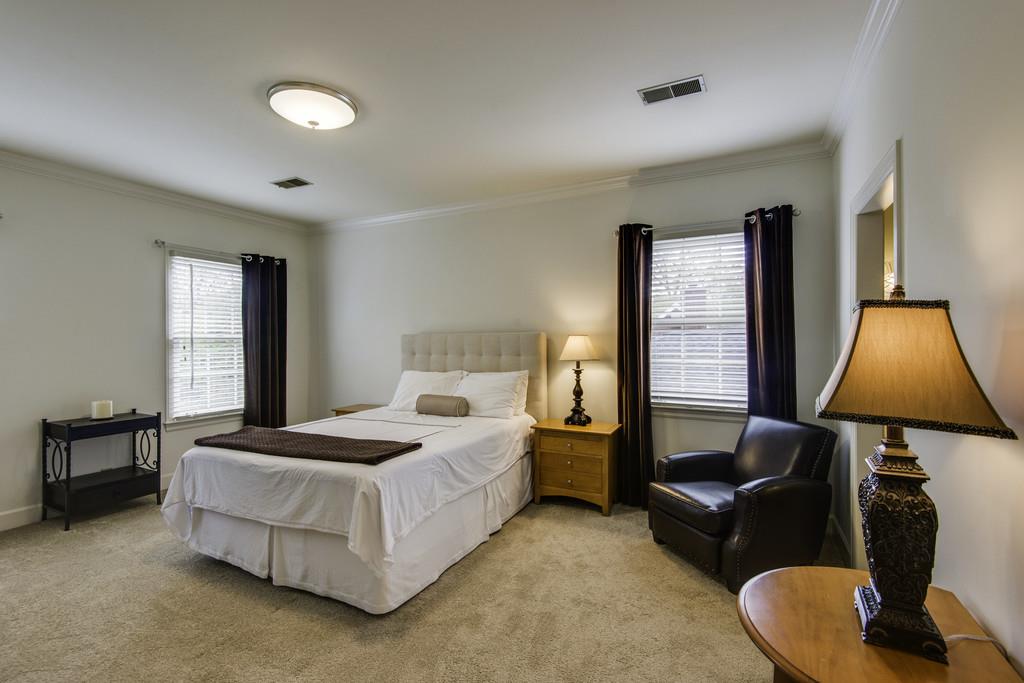 110 Prospect Hill Nashville, TN 37205 - Photo 20 of 23 a bedroom with a bed and a lamp