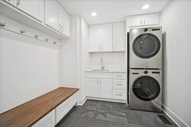 $1,195,000 | 1832 Eastwood Avenue, Highland Park, IL 60035