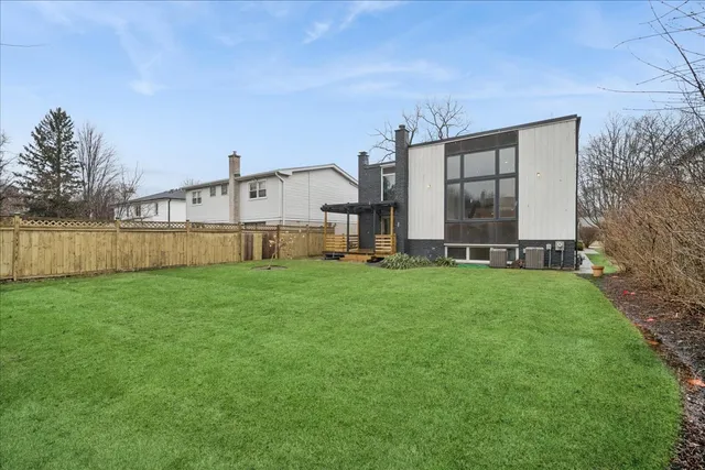 $1,195,000 | 1832 Eastwood Avenue, Highland Park, IL 60035