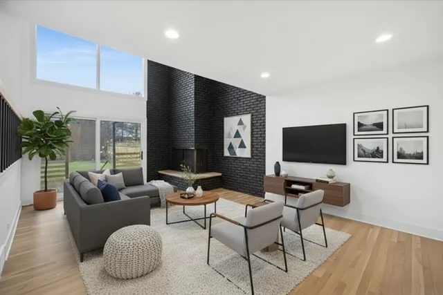 $1,195,000 | 1832 Eastwood Avenue, Highland Park, IL 60035