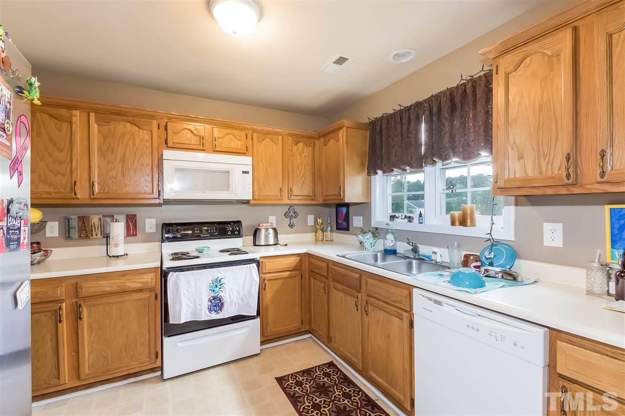 1107 Shackleton Road Apex, NC 27502 - Photo 8 of 23 Gallery Image 8