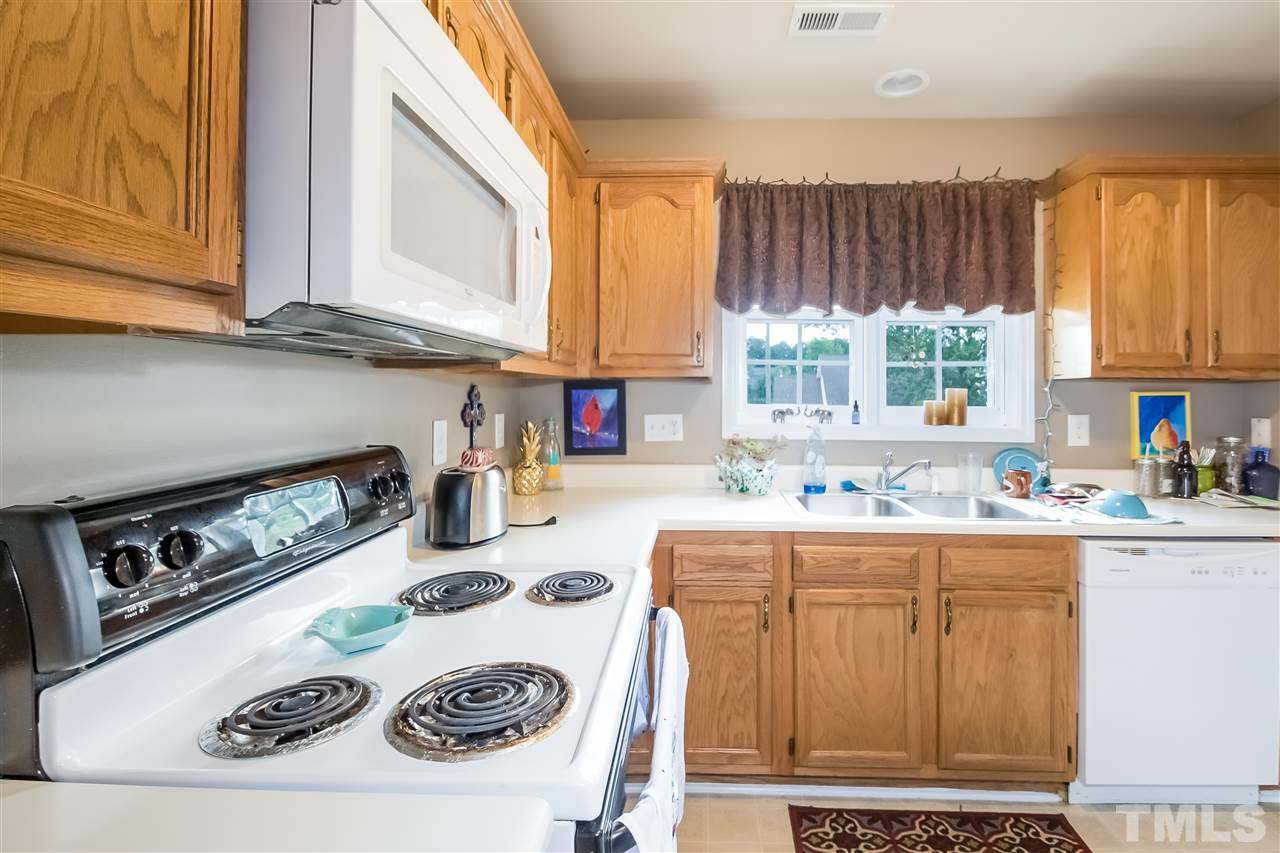 1107 Shackleton Road Apex, NC 27502 - Photo 9 of 23 Gallery Image 9
